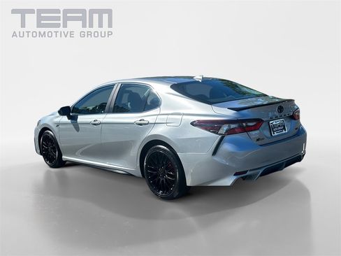 Used 2023 Toyota Camry SE image 5