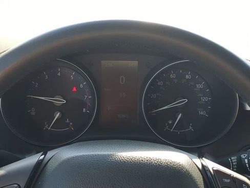 Used 2021 Toyota C-HR XLE image 28