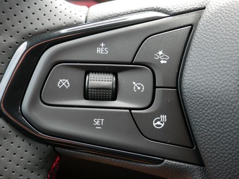 New 2026 Chevrolet Trax RS w/ Sunroof Package FWD image 25