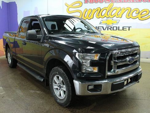 Used 2015 Ford F150 XLT image 4