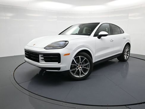 Certified 2026 Porsche Cayenne Coupe image 1