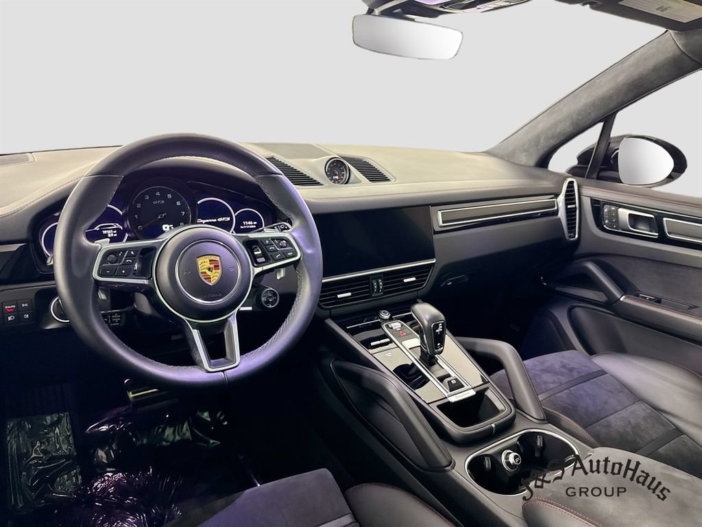 Used 2023 Porsche Cayenne GTS w/ Sport Chrono Package (8LH) AWD/4WD image 30