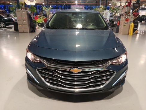 Used 2025 Chevrolet Malibu LT FWD image 4