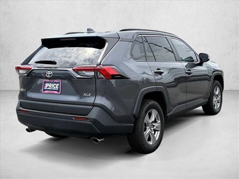 Certified 2022 Toyota RAV4 XLE w/ Convenience Package FWD image 5