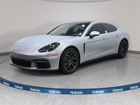 Used 2018 Porsche Panamera 4 image 1