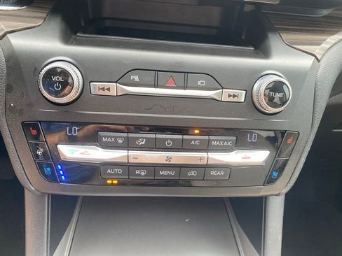 Used 2020 Ford Explorer Limited w/ Class III Trailer Tow Package image 22