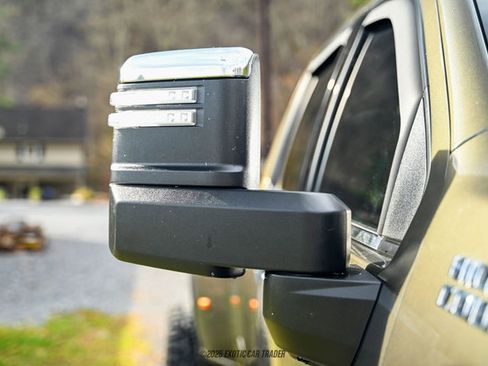 Used 2023 Chevrolet Silverado 3500 High Country image 41