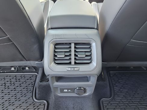 Certified 2024 Volkswagen Tiguan SEL R-Line AWD/4WD image 10