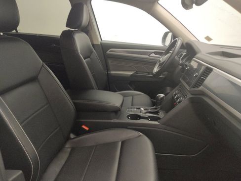 Used 2021 Volkswagen Atlas SE w/ Towing Package FWD image 21