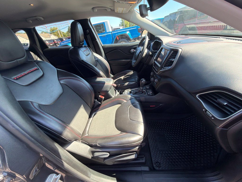 Used 2022 Jeep Cherokee Trailhawk AWD/4WD image 42