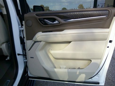 Used 2022 GMC Yukon XL Denali image 23