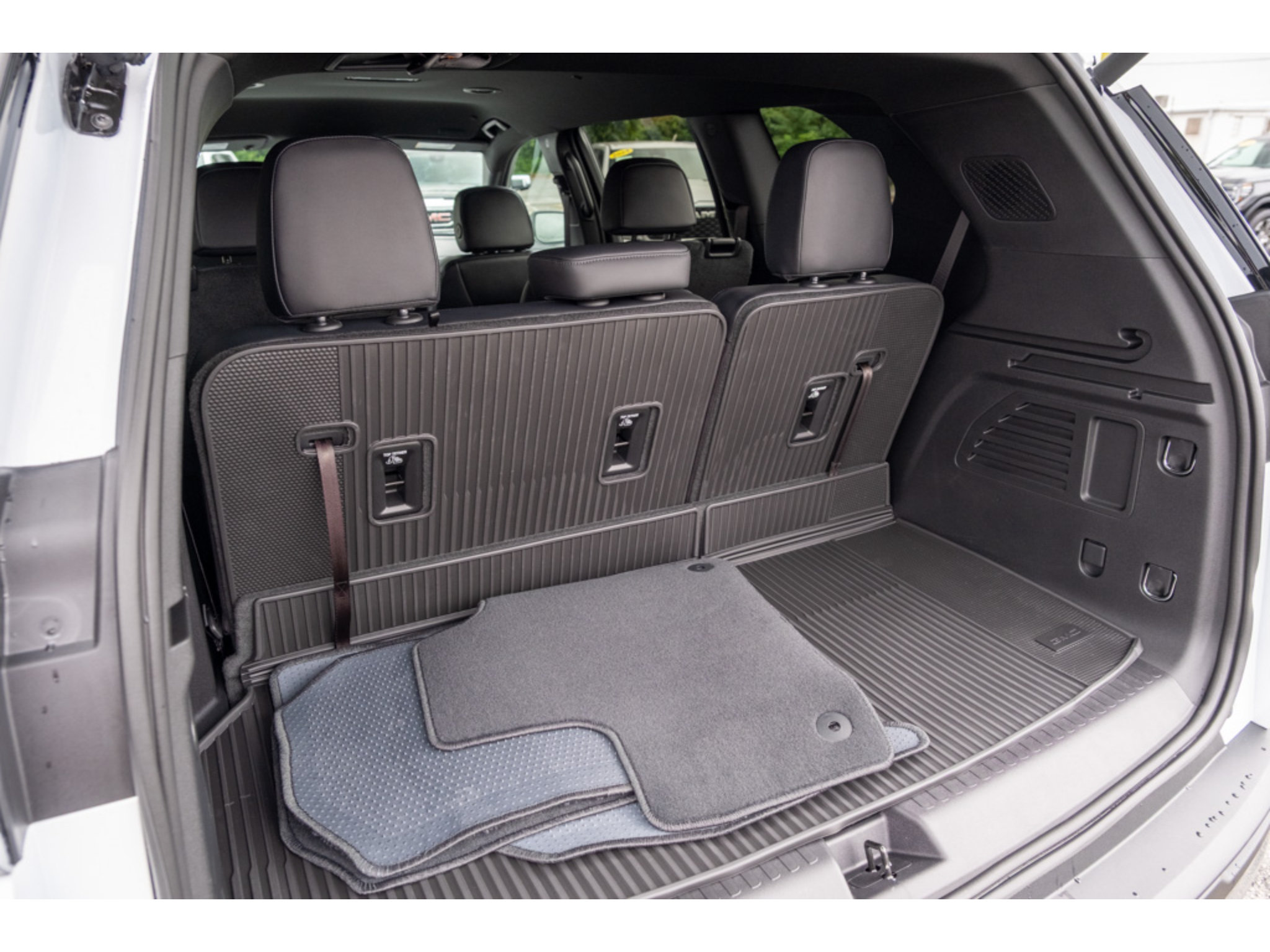 New 2027 GMC Acadia Elevation w/ Elevation Premium Package FWD image 32