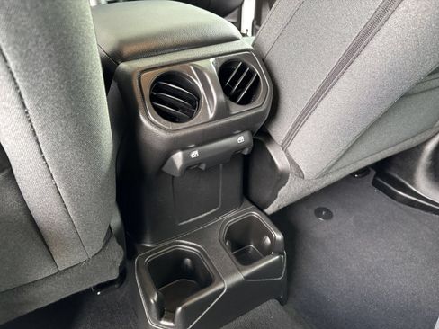 Used 2025 Jeep Wrangler Unlimited Sport AWD/4WD image 22