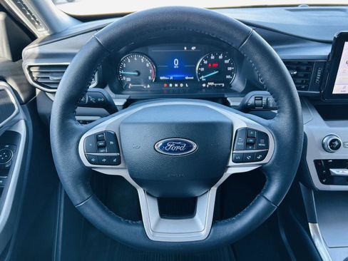 Used 2023 Ford Explorer XLT w/ Equipment Group 202A image 14