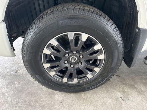 Used 2019 Nissan Titan PRO-4X w/ Pro-4x Convenience Package image 13