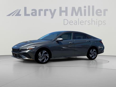 New 2026 Hyundai Elantra Limited FWD image 2
