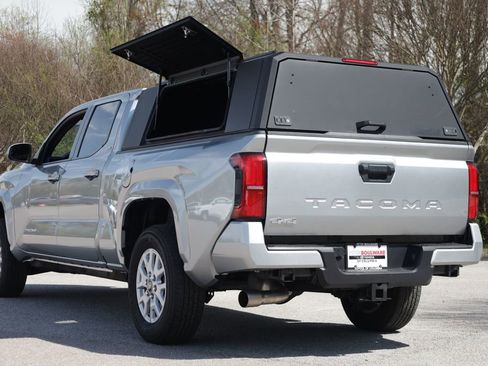 Used 2024 Toyota Tacoma SR5 AWD/4WD image 4
