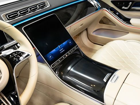 Used 2023 Mercedes-Benz S 580 4MATIC Sedan w/ AMG Line image 59