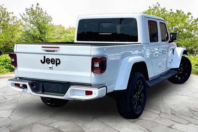 Used 2021 Jeep Gladiator Overland AWD/4WD image 2