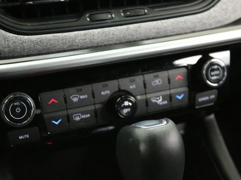 Used 2023 Jeep Compass Latitude w/ Convenience Group AWD/4WD image 23