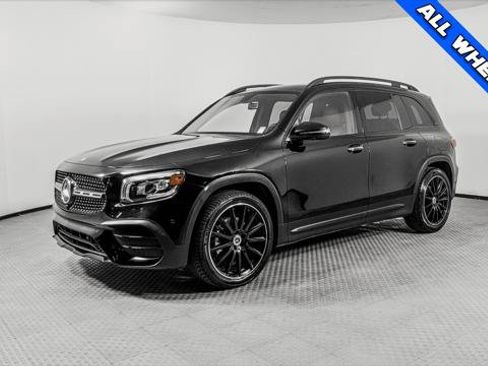 Used 2023 Mercedes-Benz GLB 250 4MATIC image 2