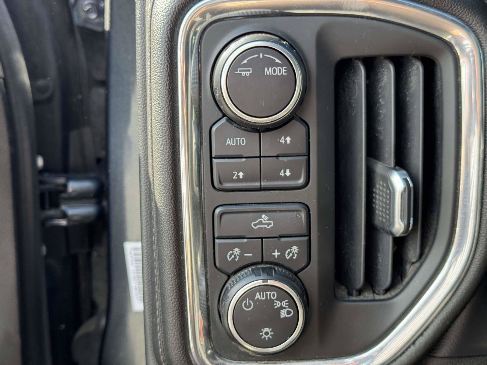 Used 2020 Chevrolet Silverado 1500 LT w/ All-Star Edition AWD/4WD image 16