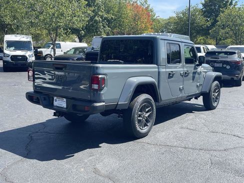 New 2025 Jeep Gladiator Sport image 9