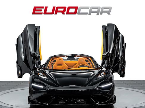 Used 2022 McLaren 765LT RWD image 11