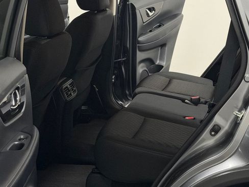 Used 2018 Nissan Rogue SV AWD/4WD image 9