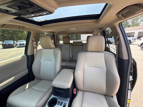 Used 2022 Toyota 4Runner SR5 Premium w/ Moonroof Package AWD/4WD image 25