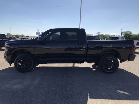 New 2025 RAM 2500 Laramie AWD/4WD image 4