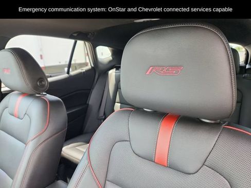 Used 2024 Chevrolet Trax RS w/ Sunroof Package FWD image 23
