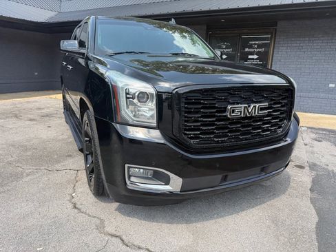 Used 2015 GMC Yukon Denali w/ Premium Package AWD/4WD image 13