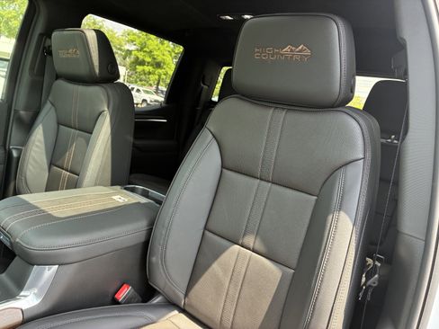 New 2026 Chevrolet Silverado 1500 High Country w/ High Country Premium Package AWD/4WD image 23