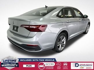 Used 2024 Volkswagen Jetta SE video 3