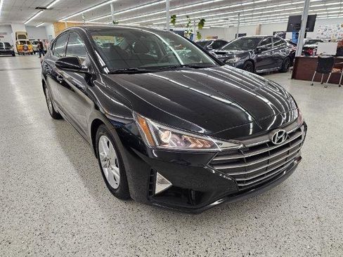 Used 2019 Hyundai Elantra SEL w/ Cargo Package FWD image 3