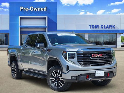 Used 2024 GMC Sierra 1500 AT4 w/ Technology Package AWD/4WD image 1