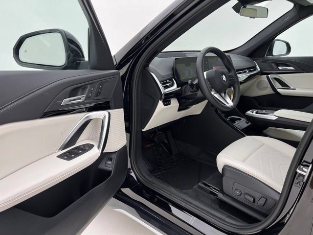 Used 2026 BMW X1 xDrive28i w/ Technology Package AWD/4WD image 9