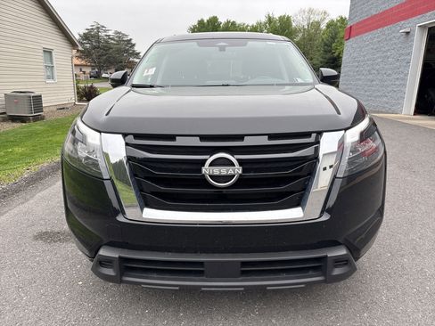Used 2025 Nissan Pathfinder SV AWD/4WD image 8