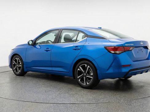 Used 2025 Nissan Sentra SV image 6