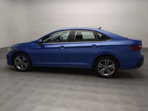 Used 2024 Volkswagen Jetta SE FWD image 3