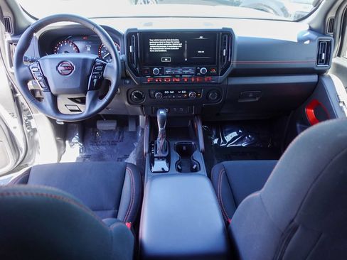 Used 2025 Nissan Frontier PRO-4X AWD/4WD image 28