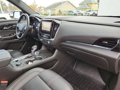 Certified 2023 Chevrolet Traverse RS image 30