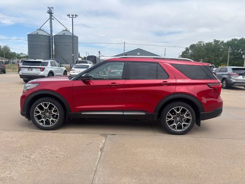 Used 2025 Ford Explorer Platinum w/ Ultimate Package AWD/4WD image 7