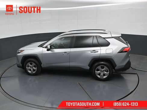Used 2025 Toyota RAV4 XLE AWD/4WD image 49