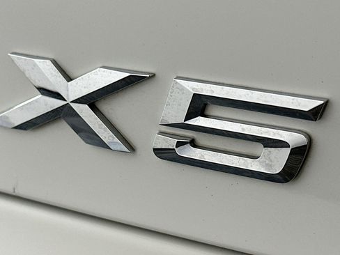Used 2025 BMW X5 xDrive50e AWD/4WD image 10