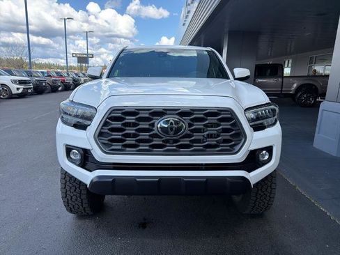 Used 2023 Toyota Tacoma TRD Off-Road w/ Advanced Technology Package AWD/4WD image 2
