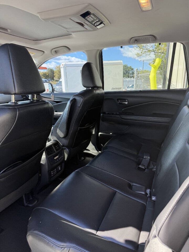 Used 2017 Honda Pilot Touring image 11