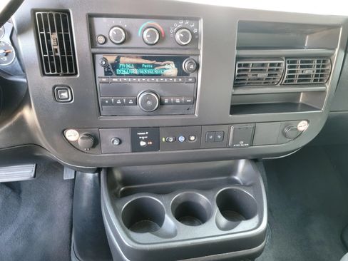 Used 2020 Chevrolet Express 3500 LT w/ LT Preferred Equipment Group RWD image 24