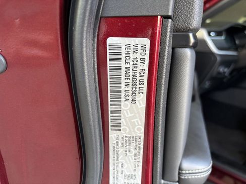 New 2025 Jeep Grand Cherokee Laredo X image 26